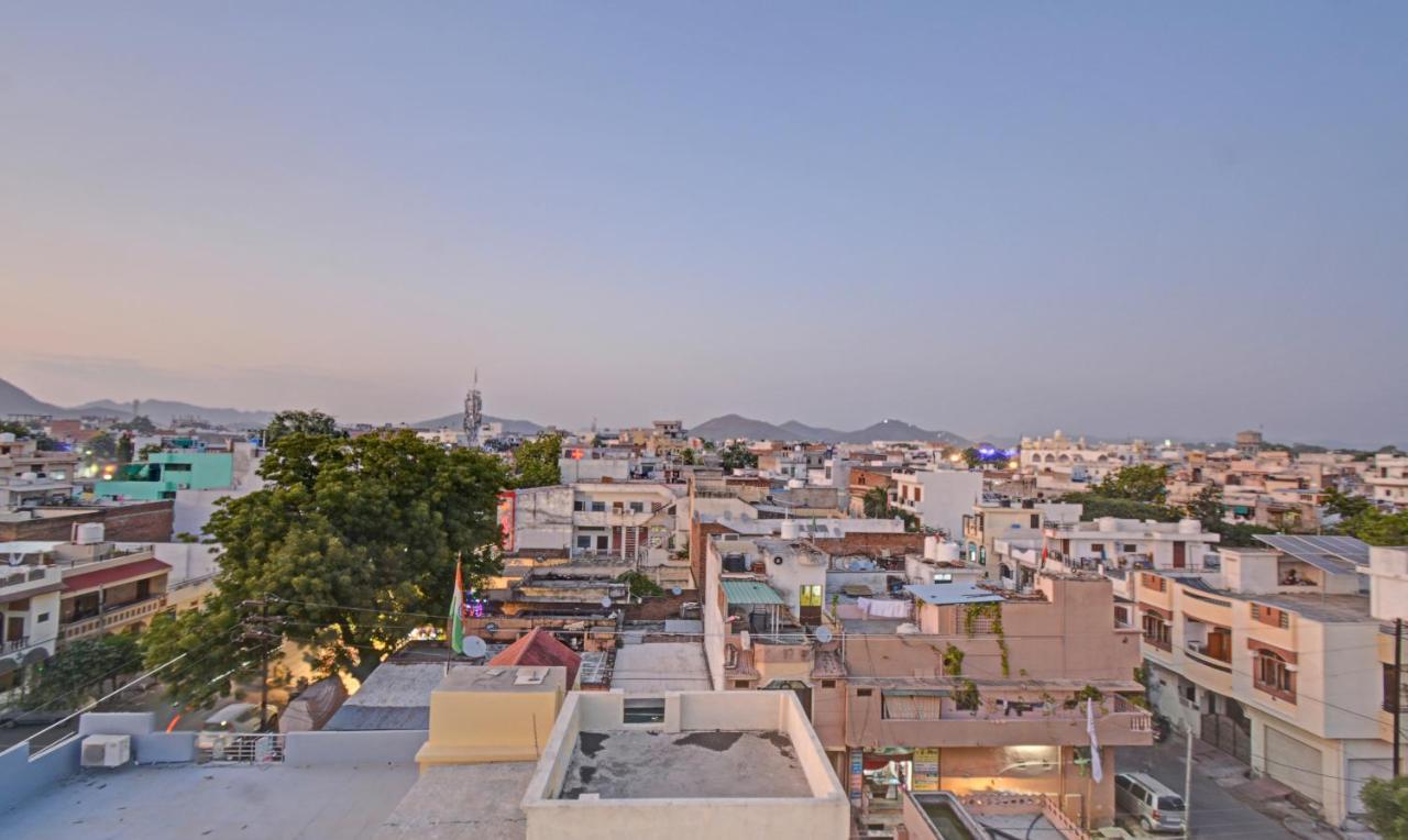 Treebo Paras Raj Near City Palace Udaipur Kültér fotó